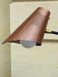 Lampadaire Le Col-de-Cygne —Tripode Noirmate & Réflecteur Cuivré Perforé, Design Années 50