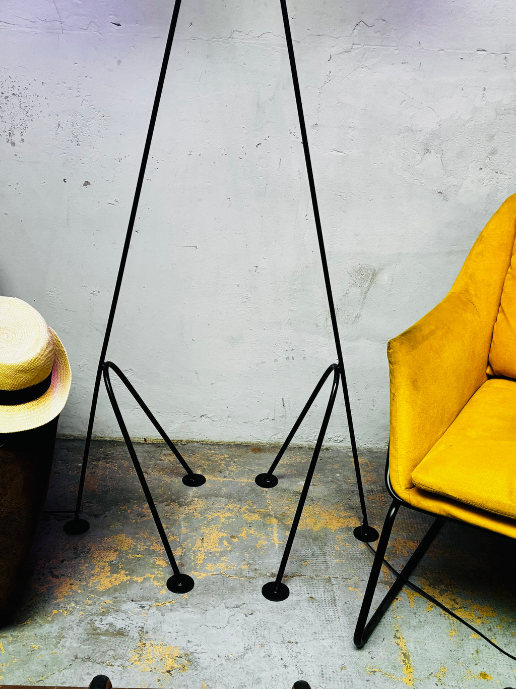 Magnifique Paire de Lampadaire, design minimaliste