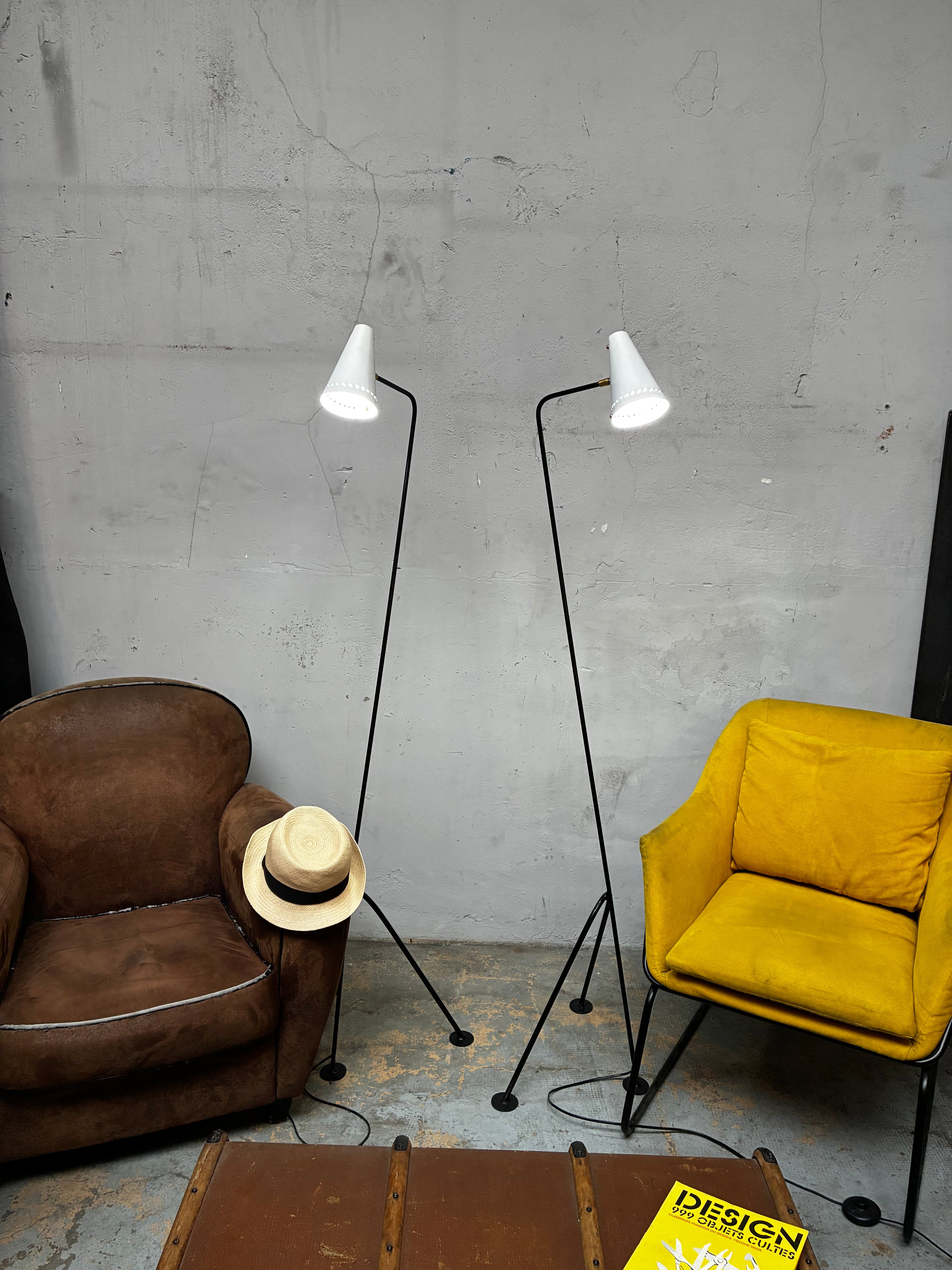 Magnifique Paire de Lampadaire, design minimaliste